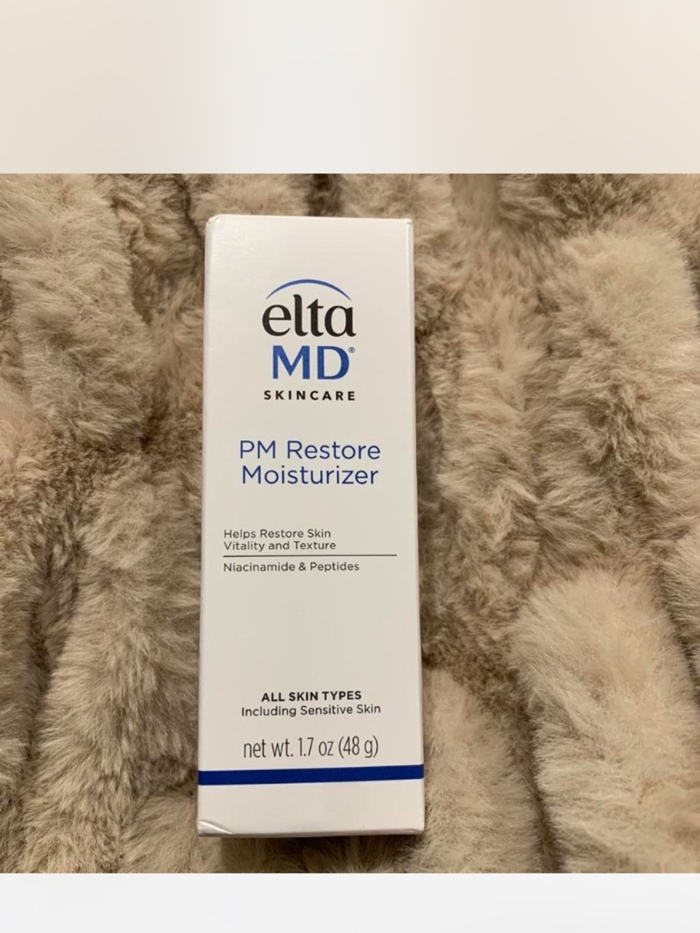 EltaMD PM Restore Moisturizer - White with Blue